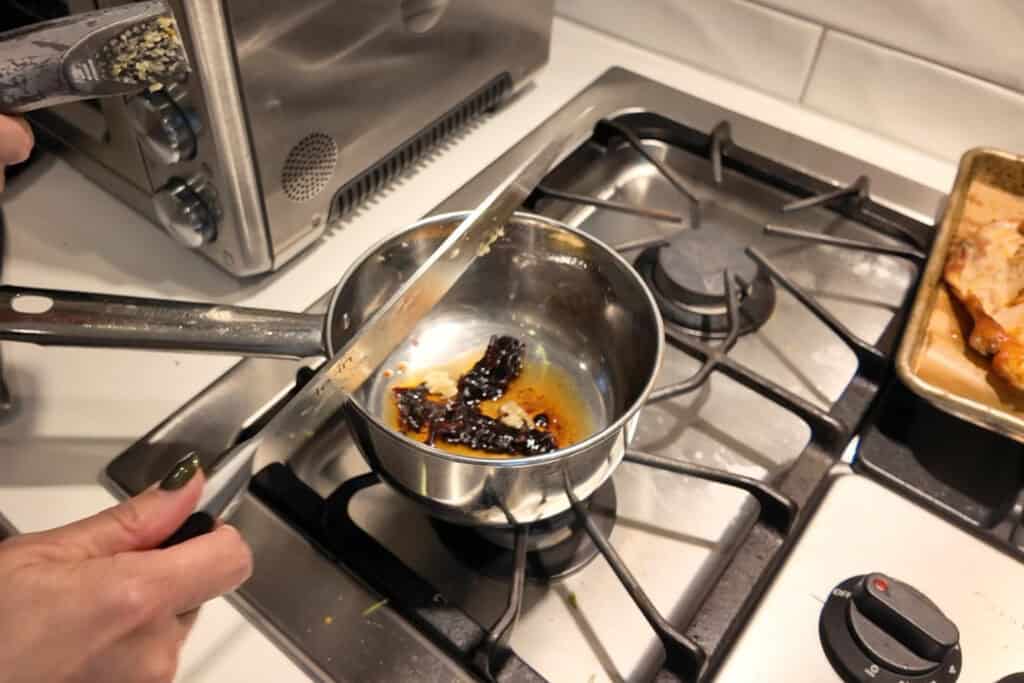 drippings Garlic Thanksgiving Turkey Gravy